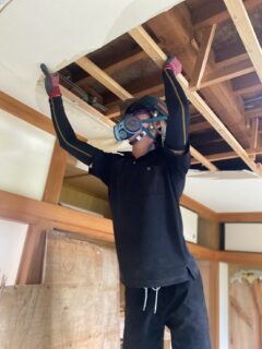 【解体工事】アスベスト（石綿）が見つかった場合の工事の流れとは？